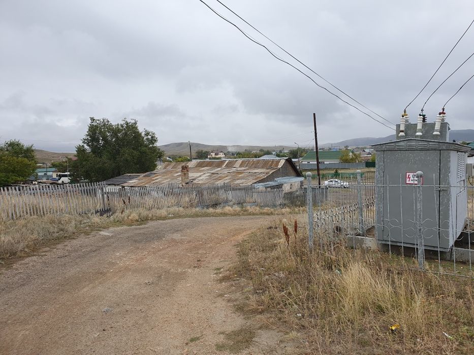 Дом с земельным участком