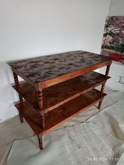 Стол. Джоза. Напольный стол.