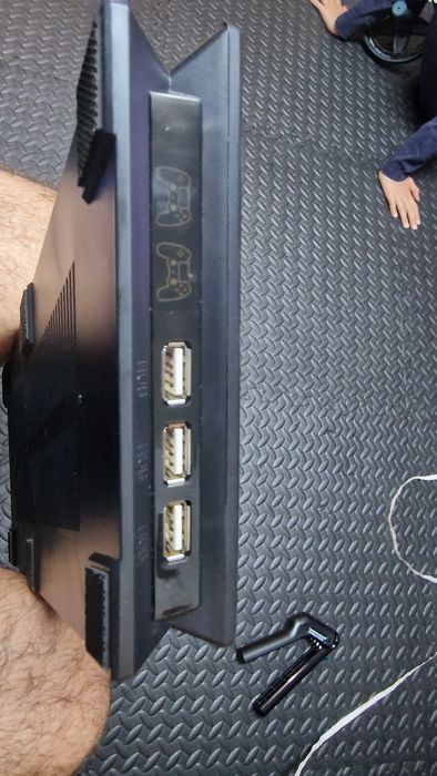 Playstation 4 slim stand. Стойка за PS4 слим + зареждане на контролери