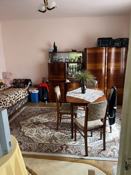 Casa de vanzare cu anexe