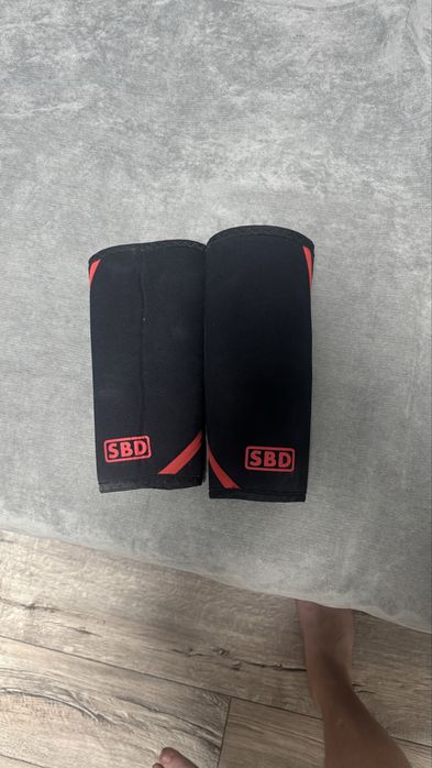 Продам наколенники sbd