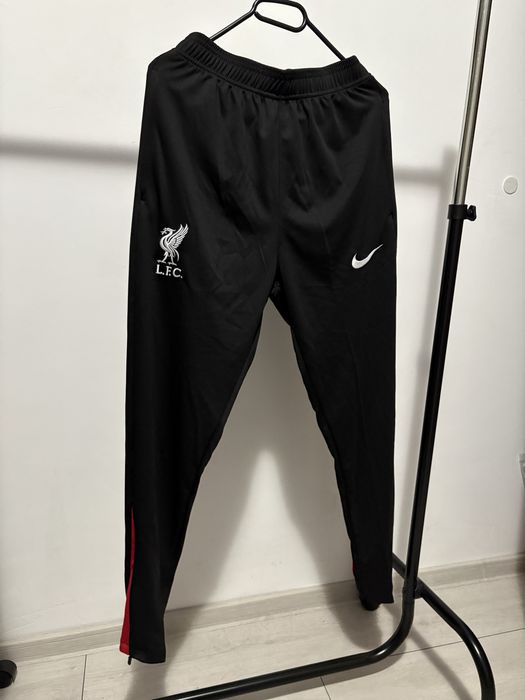 Trening Liverpool Nike - Negru/Rosu, marimi S M L