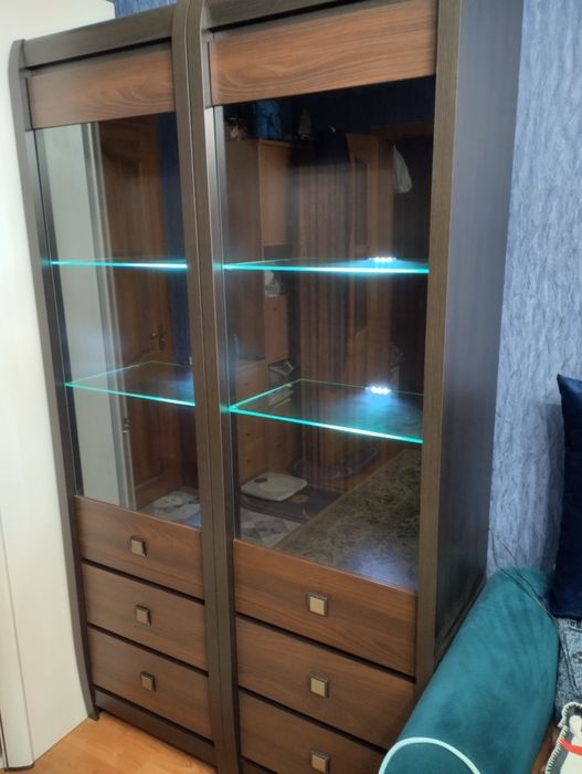 Шкаф для посуды.