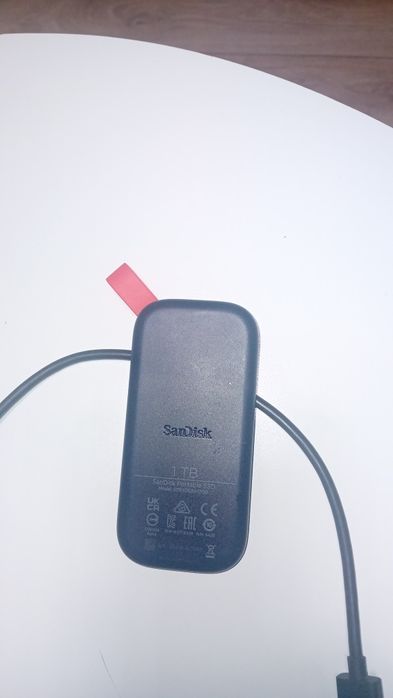 Твърд диск SanDisk SSD 1 TB Hard drive