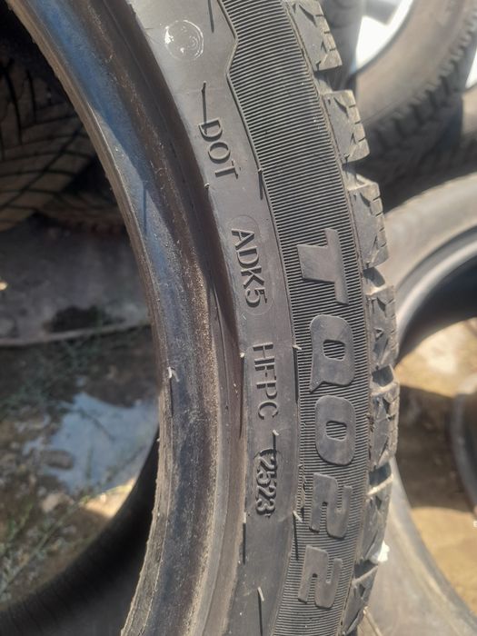 Зимна гума 245/40/18