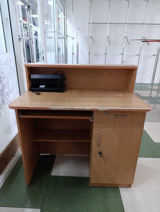 Стол писменный, универсальный б/у