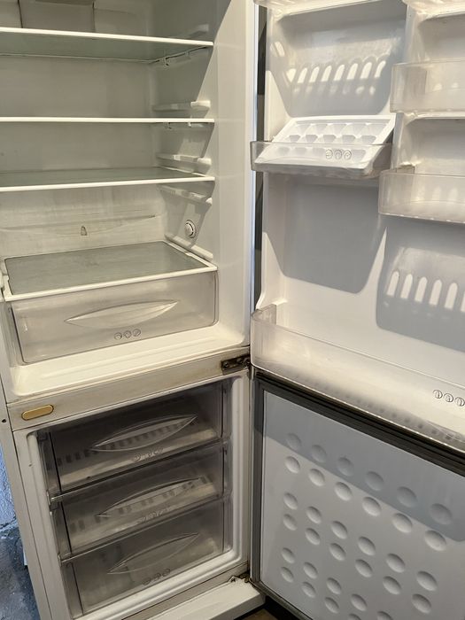 Срочно продам холодильник lg