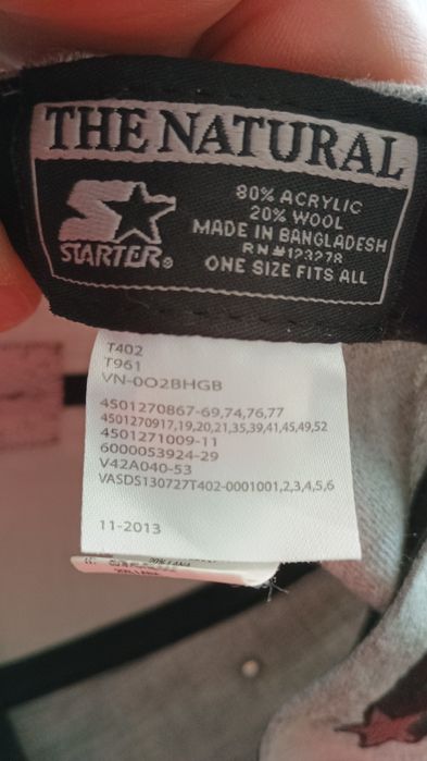 Продавам скейт шапка Vans