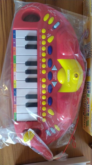 Електронен синтезатор с микрофон - Bontempi (нов)