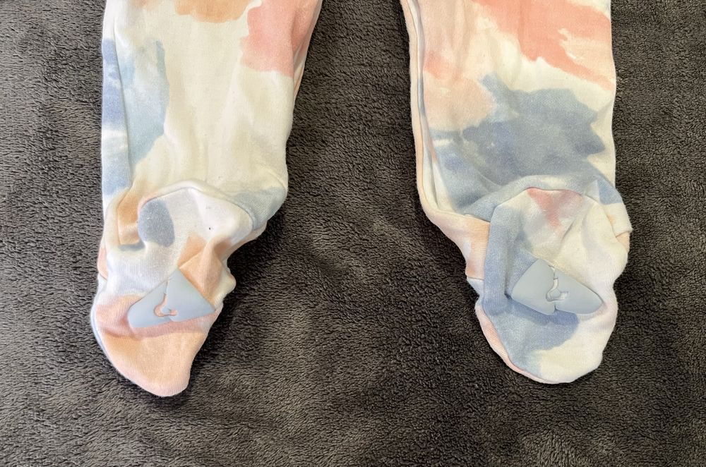 Бебешки ританки Guess 3/6м