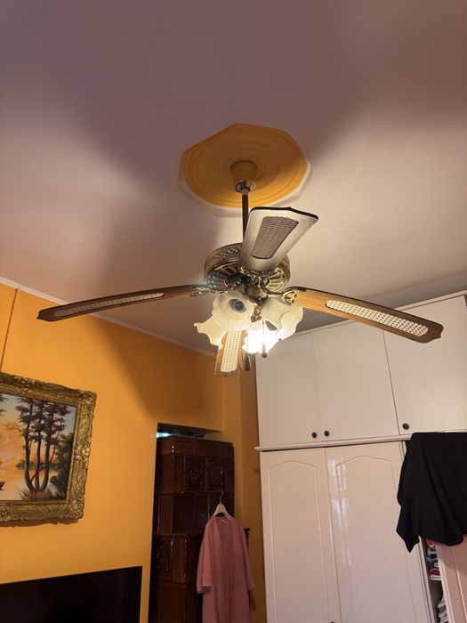 Candelabru cu ventilator