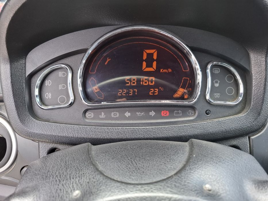 Microcar M8 (masina 16 ani)