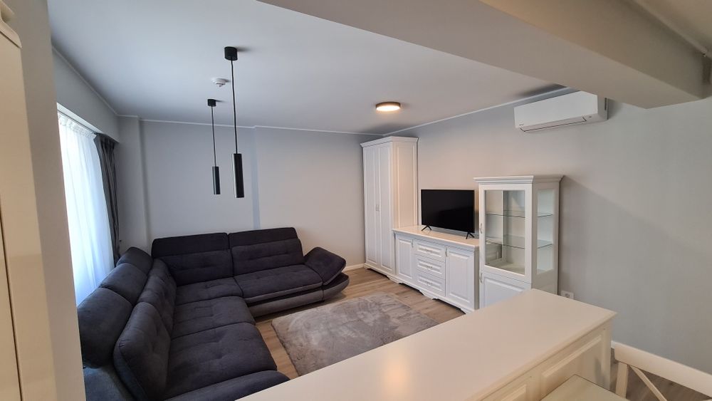 Închiriez garsoniera în bloc nou