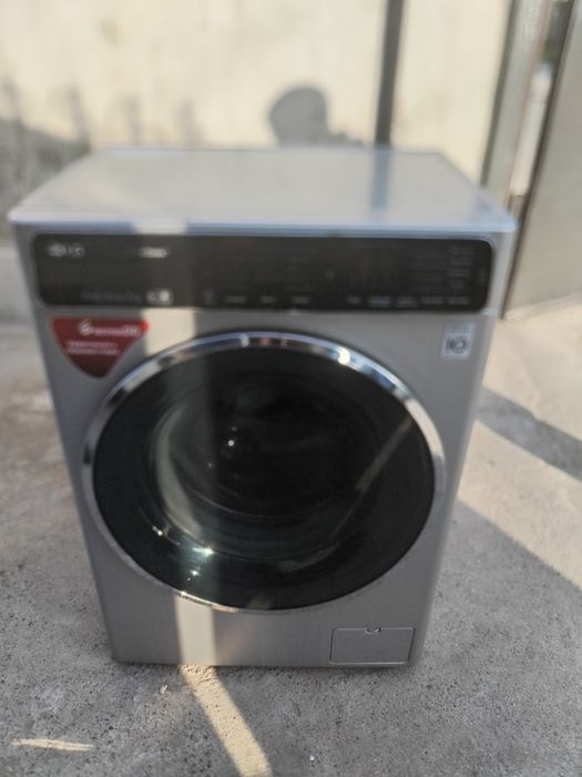Продаётся стиральная машина Лж 7 кг инвертор с паровым циклом