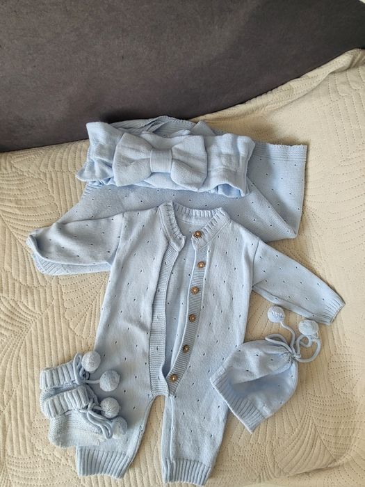 Продам детский манеж и вещи для малыша