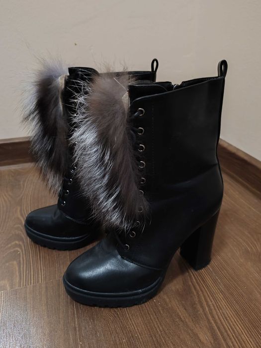 Дамски кожени боти с естествен пух