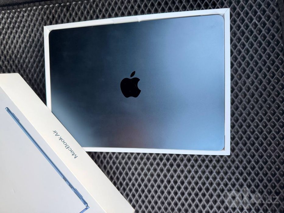 Macbook Air M2 8/256Gb 12 sikl