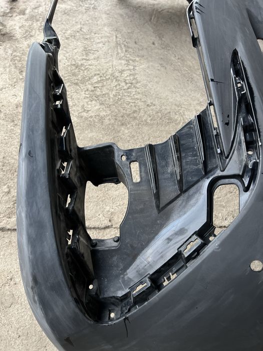 Передний бампер на Toyota Camry 70.