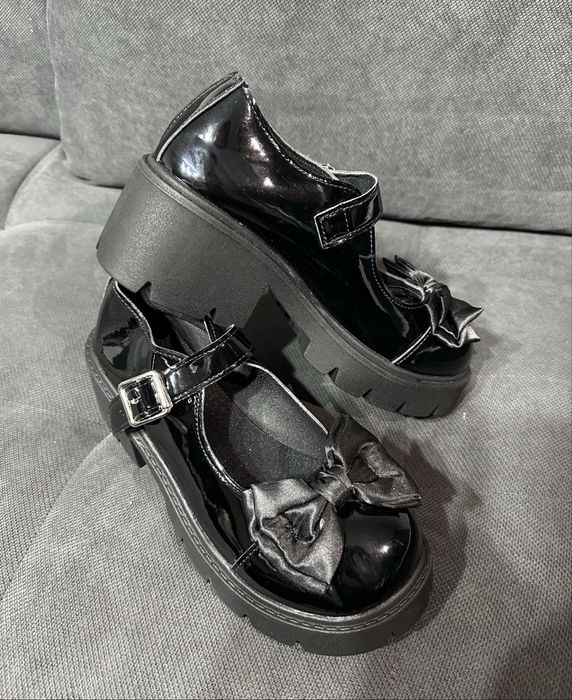 Елекантни обувки с ток