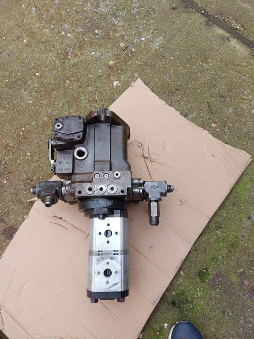 Grup pompă  marș ,echipamet ,directie, stivuitor Linde