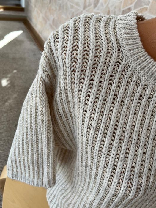 Bluza dama H&M cu puțin fir auriu