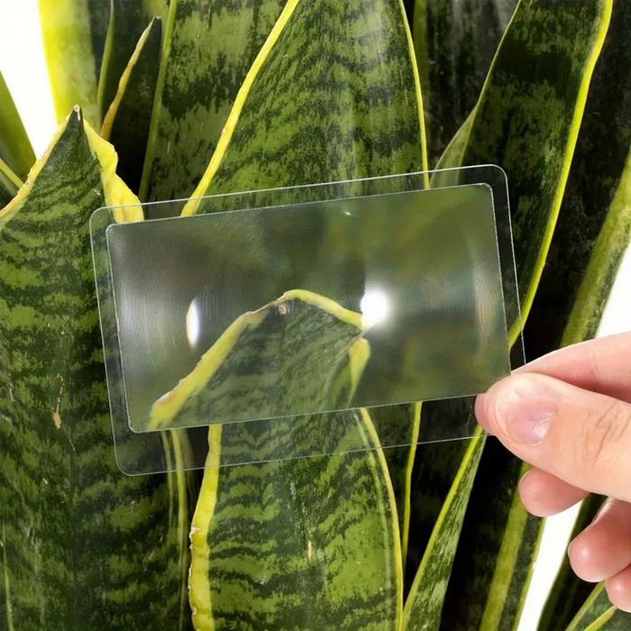 увеличител-лупа за четене на книга,списание,вестник,учебник и др.