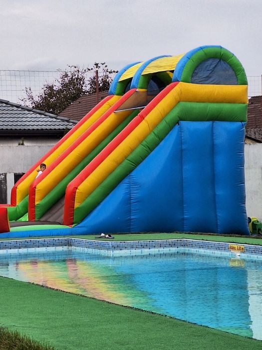 Inchiriez tobogan gonflabil