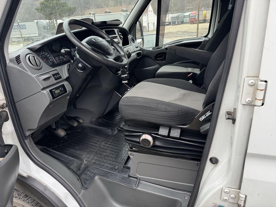 Vand /schimb autoplatforma iveco cabina dubla 3.0 diesel 2013