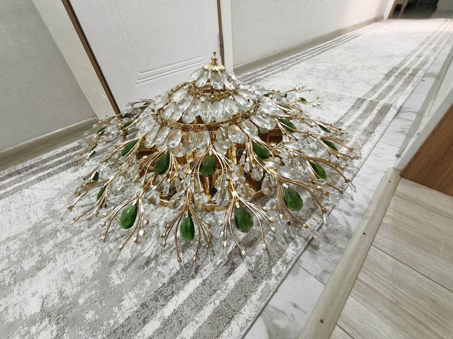 Люстры в отличном состояний