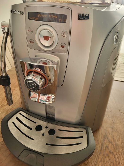 ПРОДАВАМ Автоматична кафе машина Saeco Talea Ring Plus