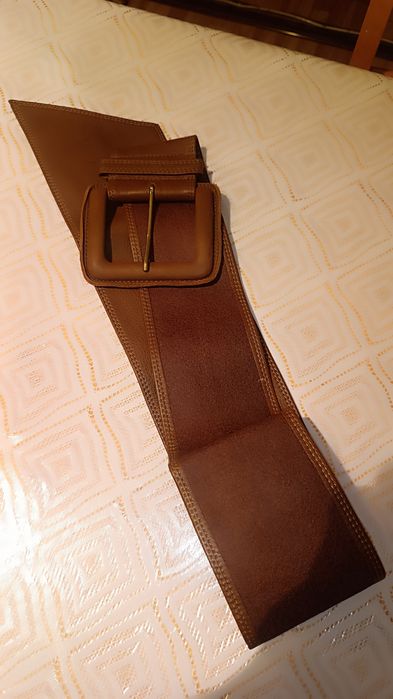 Женский пояс кожаный.