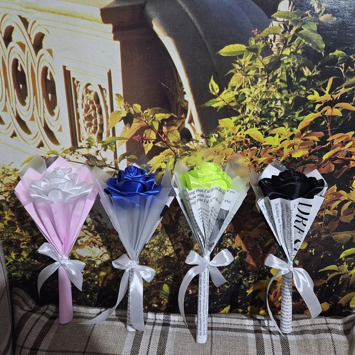 Продам Розы  из атласных лент