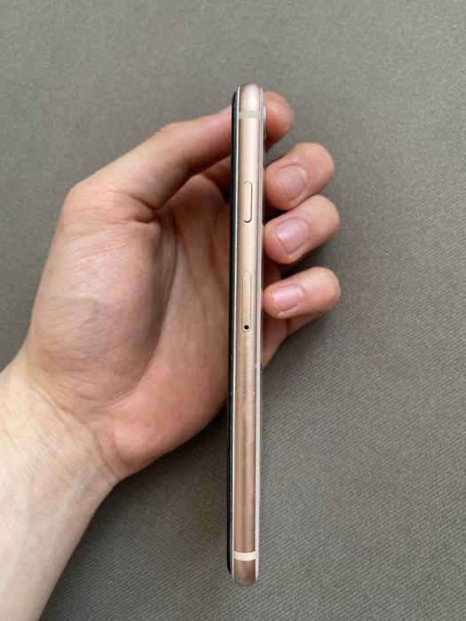 Iphone  8, 64 гб