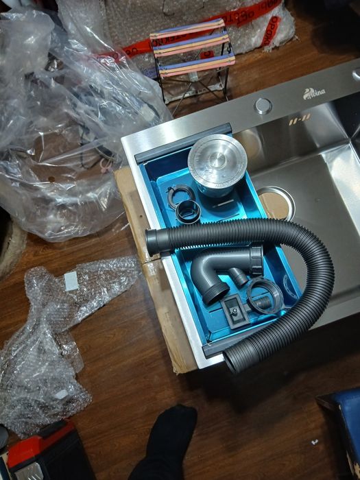 Кухонная мойка новая