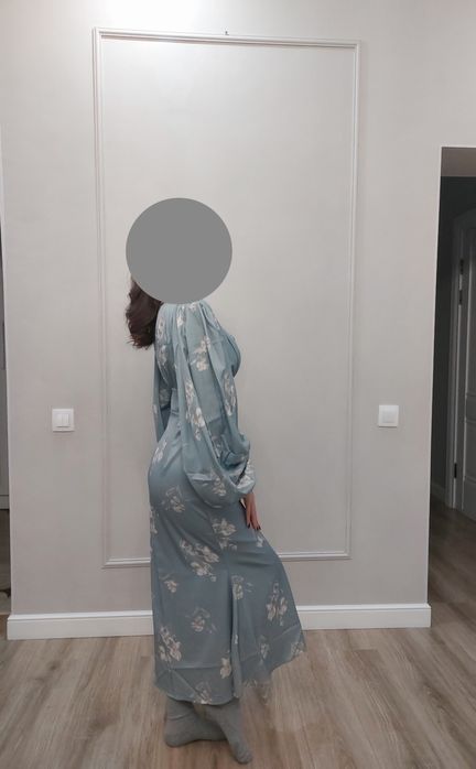 нарядное платье.