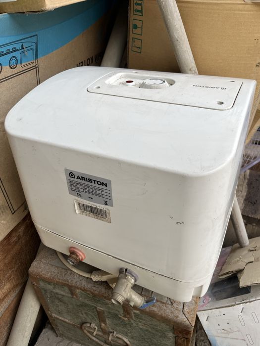 Водонагреватель аристон