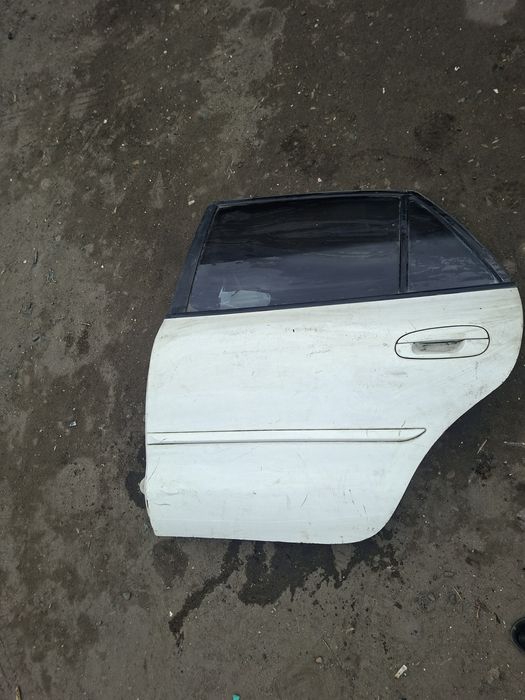 Продам багажник и задни дверь