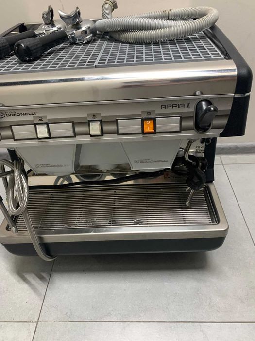 Профессиональная Кофемашина Simonelli Appia II