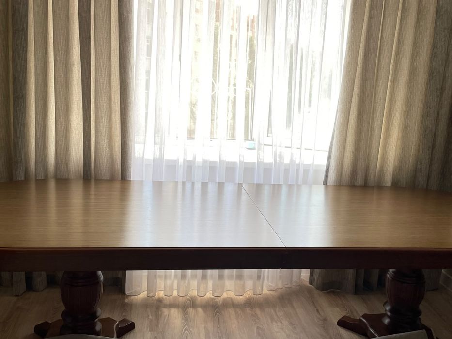Продам Стол и стулья