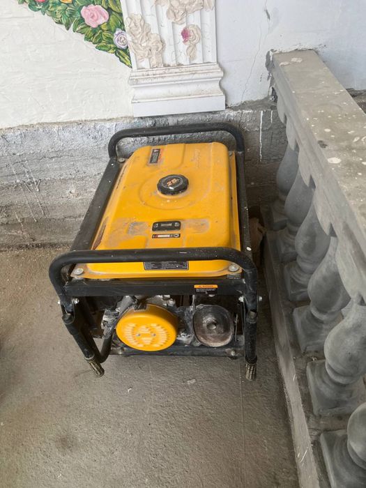 Генератор (движок)  7кВт Б/У