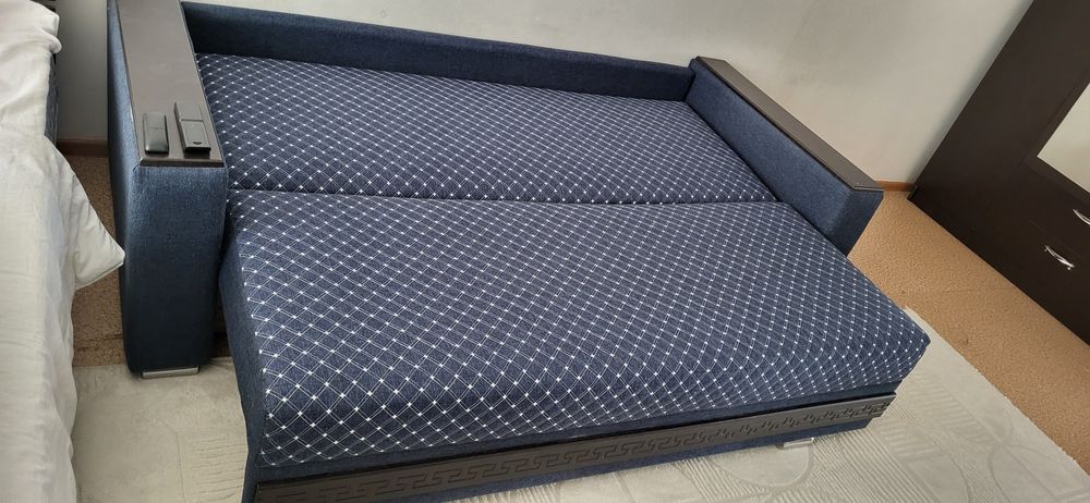 Продам диван и два кресла...