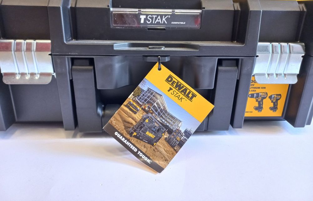 Куфар Dewalt Tstak за Импакт и Винтоверт