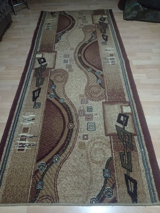 Продам ковровую дорожку.. ш 1  на 2  /  2 штуки