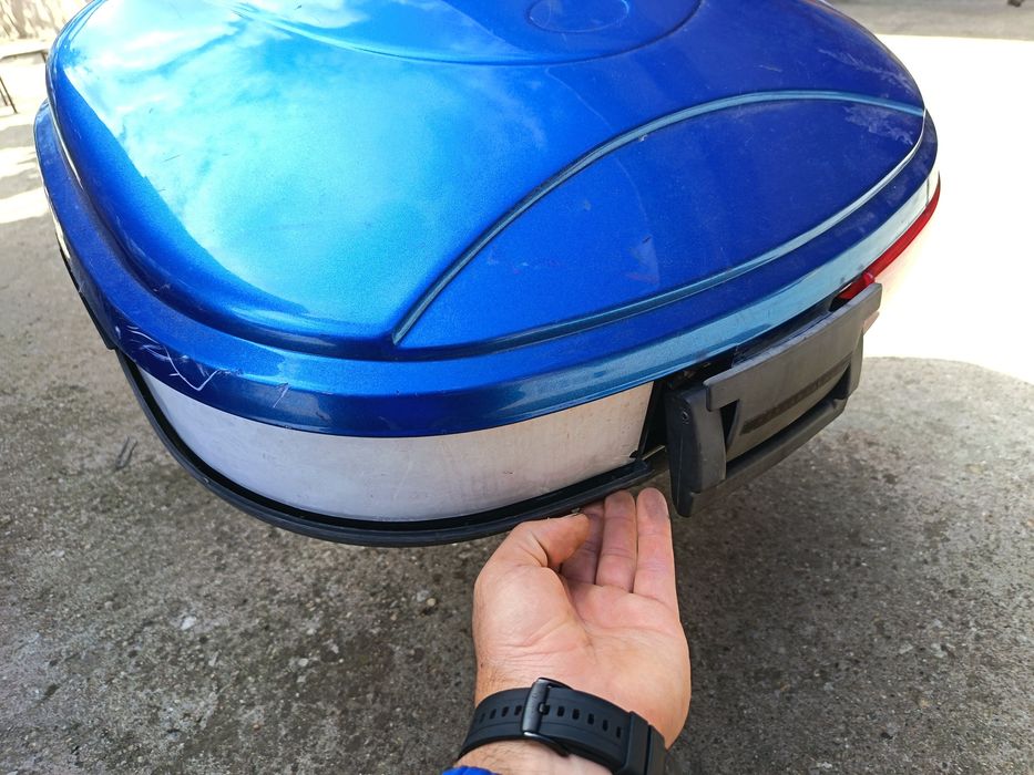 Yamaha TDM куфар с стойка