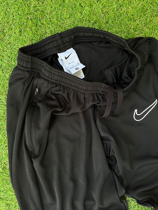 ЛИКВИДАЦИЯ : Мъжки екип : Nike DRI-FIT S
