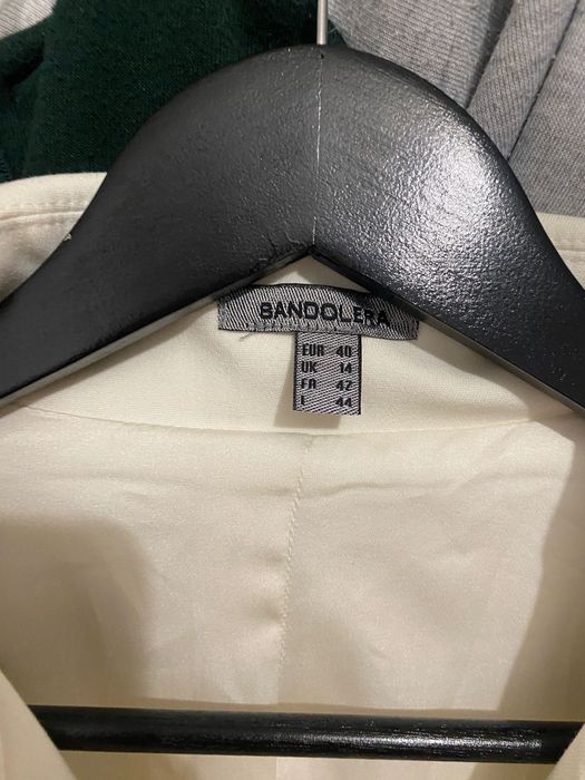 Дамско Бяло сако