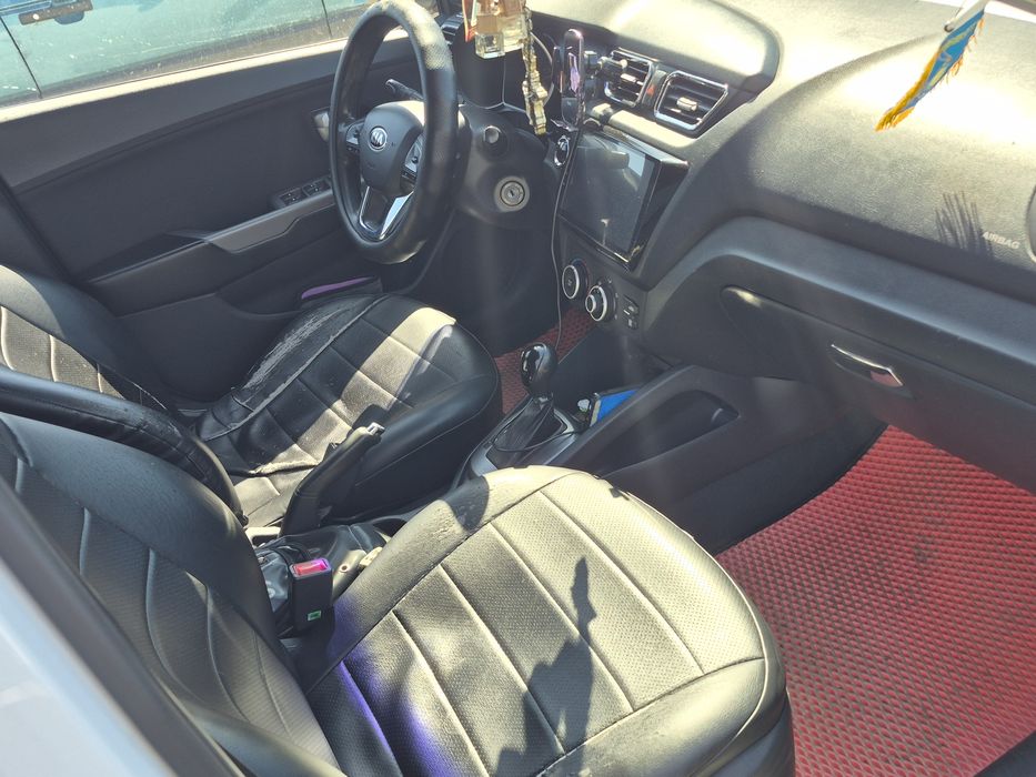 Автомобиль  киа рио