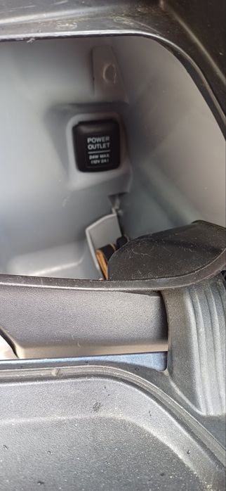 Продавам Honda Forza 300