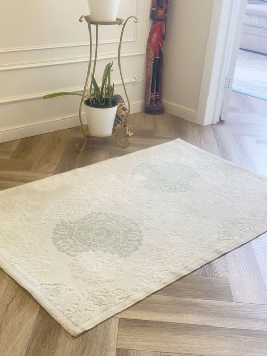 Продам ковер маленький