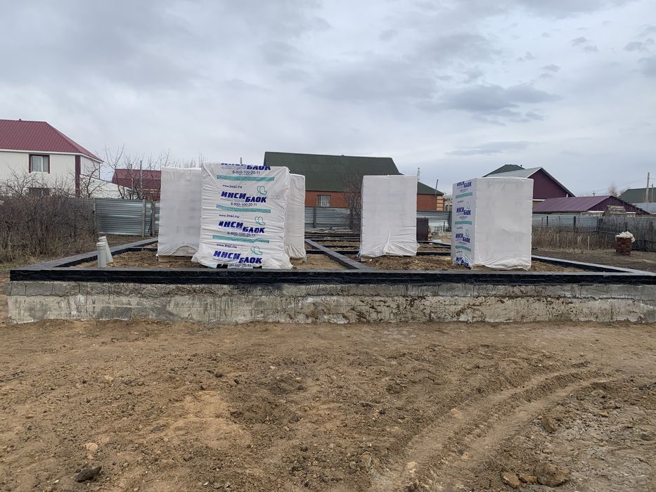 Продам участок с недостроенным домом